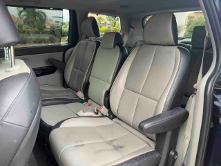 2019 Kia Grand Canival 
$3,600,000