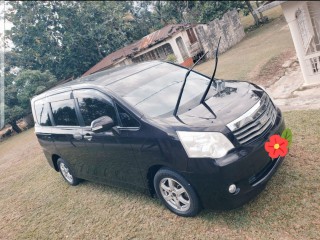 2013 Toyota Noah