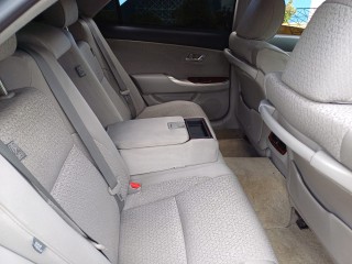 2012 Toyota Crown