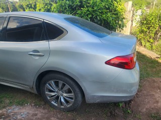 2011 Nissan Fuga