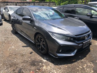 2018 Honda Civic Touring
$2,390,000