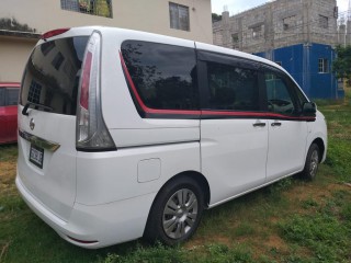 2013 Nissan Serena