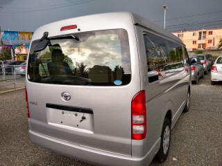 2016 Toyota Hiace         10 Seater for sale in Kingston / St. Andrew, Jamaica