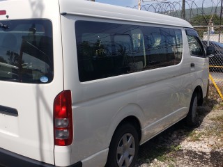 2015 Toyota Hiace fully seated for sale in Kingston / St. Andrew, Jamaica