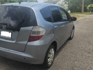 2010 Honda Fit
$850,000