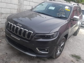 2018 Jeep Cherokee 
$3,950,000