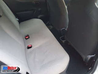 2013 Toyota VITZ