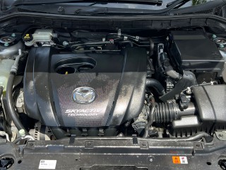 2013 Mazda Axela
$1,150,000