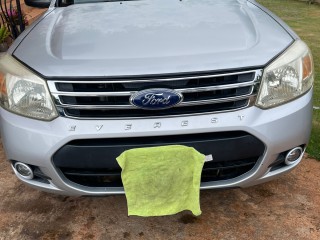 2013 Ford Everest