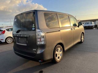 2014 Toyota Voxy for sale in Kingston / St. Andrew, Jamaica