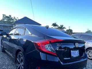 2018 Honda Civic Touring