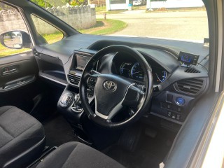 2015 Toyota Voxy