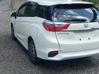 2017 Honda Fit shuttle hybrid