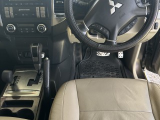 2015 Mitsubishi Pajero