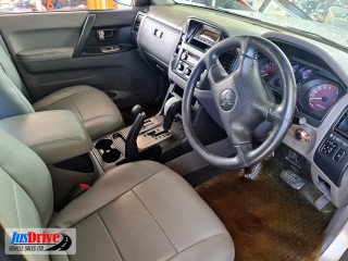 2003 Mitsubishi PAJERO