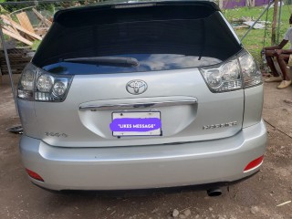 2004 Toyota Harrier