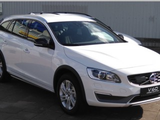 2015 Volvo V60 Cross Country