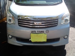 2011 Toyota Noah for sale in Westmoreland, Jamaica