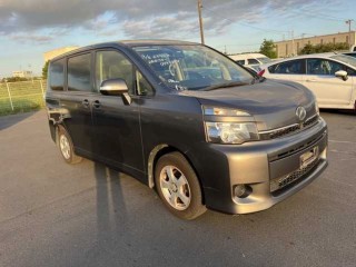 2014 Toyota Voxy