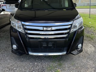 2014 Toyota Noah