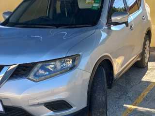 2016 Nissan Xtrail 
$2,400,000