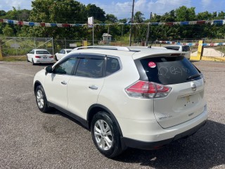 2017 Nissan X trail 
$3,350,000