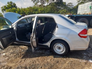 2012 Nissan Tiida Latio