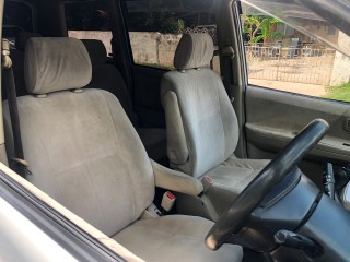 2006 Toyota Noah