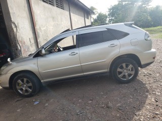 2004 Toyota Harrier