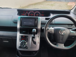 2012 Toyota Voxy for sale in Kingston / St. Andrew, Jamaica