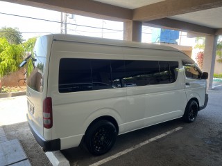 2009 Toyota Hiace 
$3,300,000