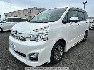 2013 Toyota Voxy