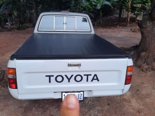 1994 Toyota SR5