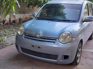2012 Toyota Sienta
$820,000