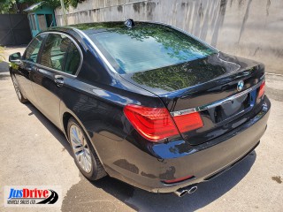 2011 BMW 730i