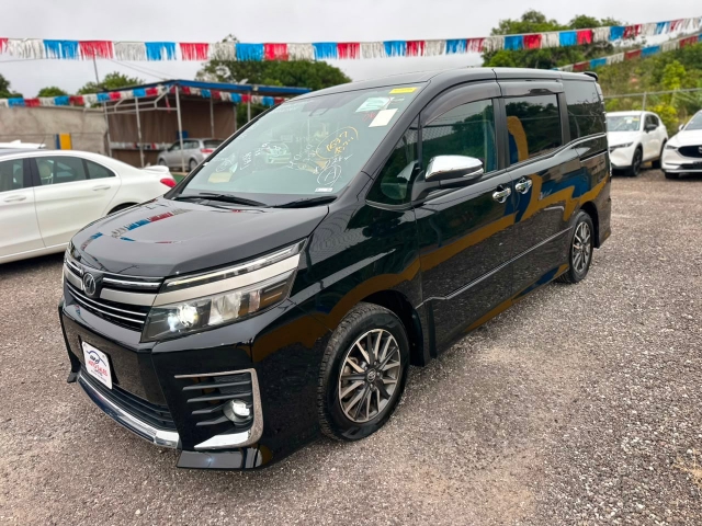 2016 Toyota Voxy for sale in Kingston / St. Andrew, Jamaica