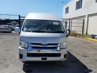 2016 Toyota HiAce Grand Cabin for sale in St. Catherine, Jamaica