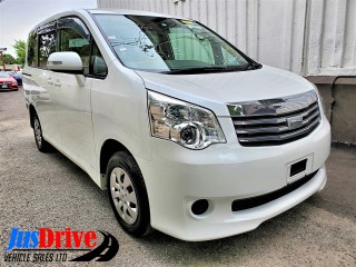 2011 Toyota Noah for sale in Kingston / St. Andrew, Jamaica
