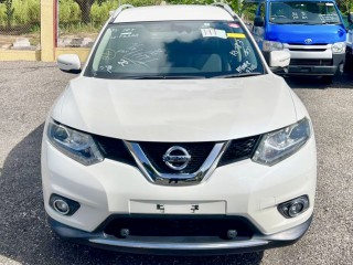 2017 Nissan X trail 
$3,350,000