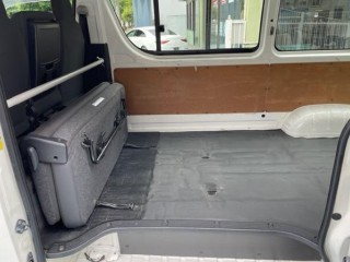 2010 Toyota HIACE VAN