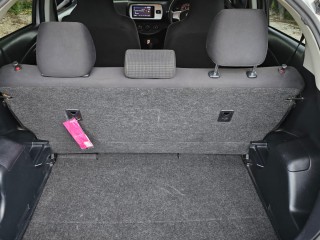 2015 Toyota Vitz 
$1,280,000