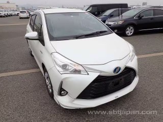 2017 Toyota Vitz