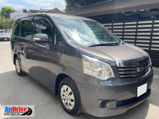 2013 Toyota NOAH