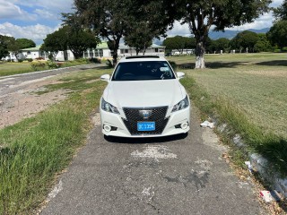 2015 Toyota Crown