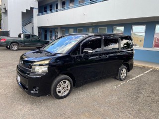 2011 Toyota Voxy