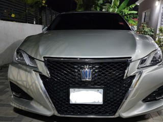 2016 Toyota Crown