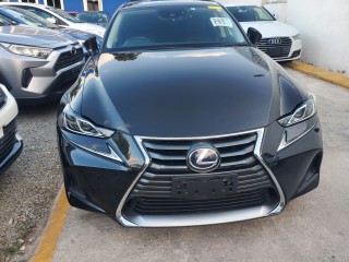 2017 Lexus IS300