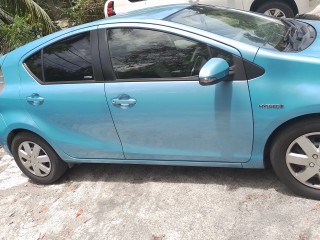 2012 Toyota Aqua Hybrid for sale in Kingston / St. Andrew, Jamaica