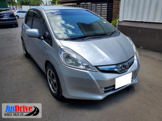 2013 Honda FIT HYBRID