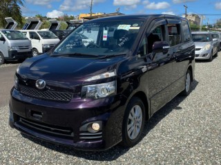 2012 Toyota Voxy